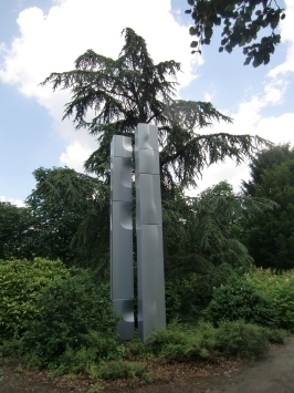 Krefeld-Bockum : Uerdinger Straße, Sollbrüggenpark, Skulptur "Figürliche Doppelform"
